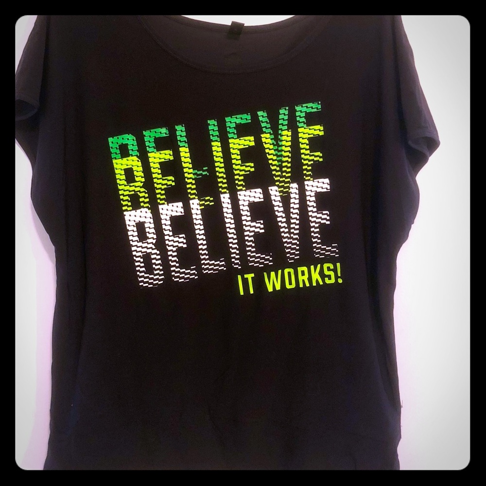Women’s It Works! top